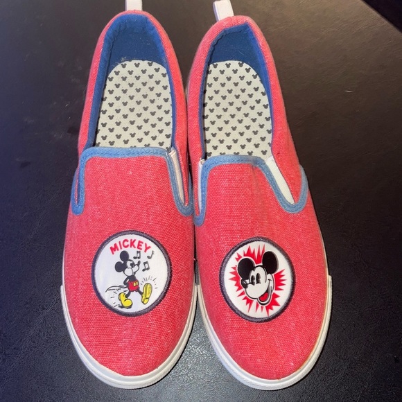 Disney x Junk Food Mickey Sneakers Size 6 Vacation Holiday Trip Souvenir - Picture 1 of 8